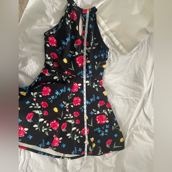 No boundaries black floral dress size 7-9 - Picture 10 of 11